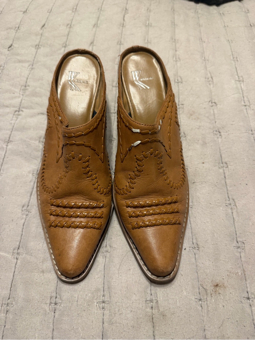 White Mt Leather Slip-On women’s Shoes in Brown leather